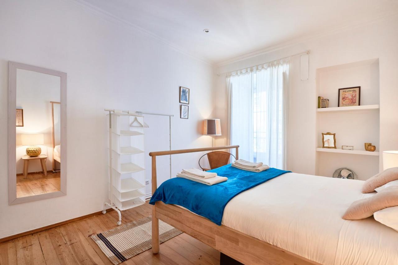 Spacious Bairro Alto Apartment With Courtyard, By Timecooler Lisboa Dış mekan fotoğraf