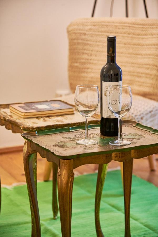 Spacious Bairro Alto Apartment With Courtyard, By Timecooler Lisboa Dış mekan fotoğraf