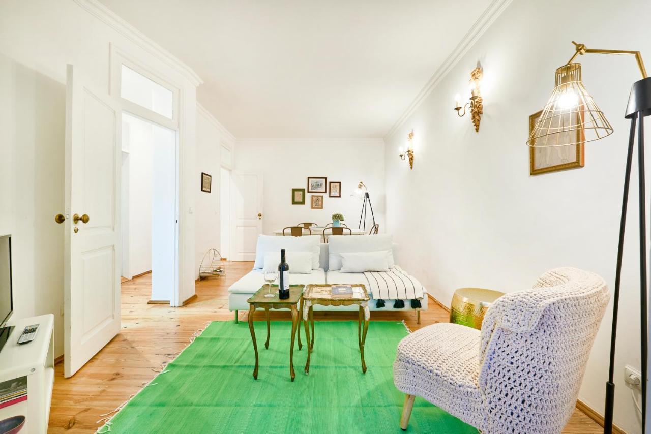 Spacious Bairro Alto Apartment With Courtyard, By Timecooler Lisboa Dış mekan fotoğraf